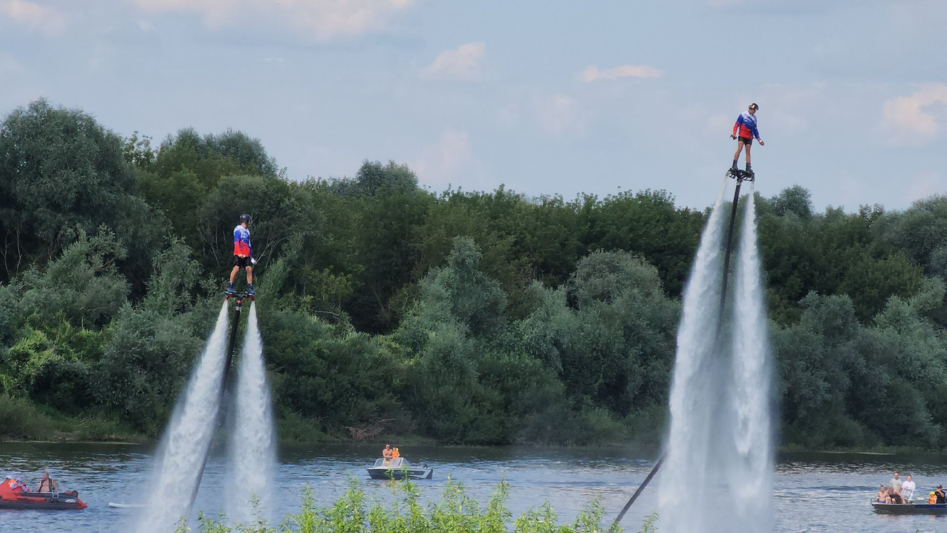 кашира, набережная оки, день города, флайборд, водное шоу, дымовые шашки, флаги,