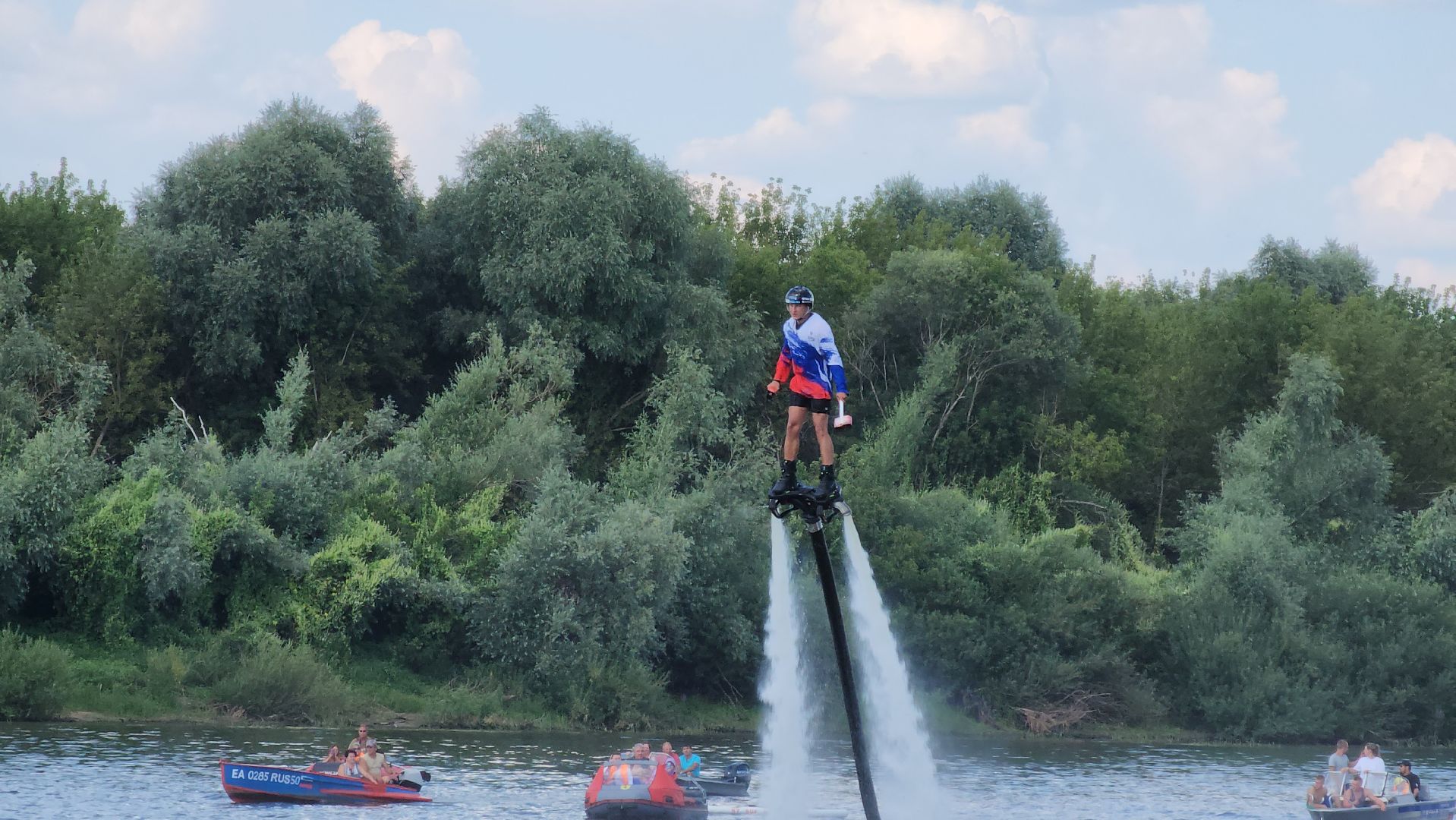 кашира, набережная оки, день города, флайборд, водное шоу, дымовые шашки, флаги,