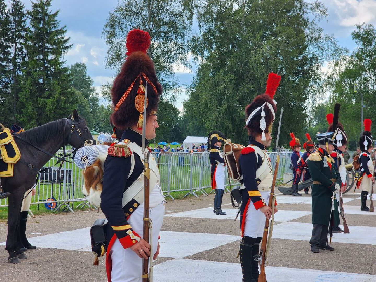можайск, можайский городской округ, подмосковье, бородинское поле, фестиваль, живые шахматы, реконструкторы, шахматная партия, игра в шахматы,