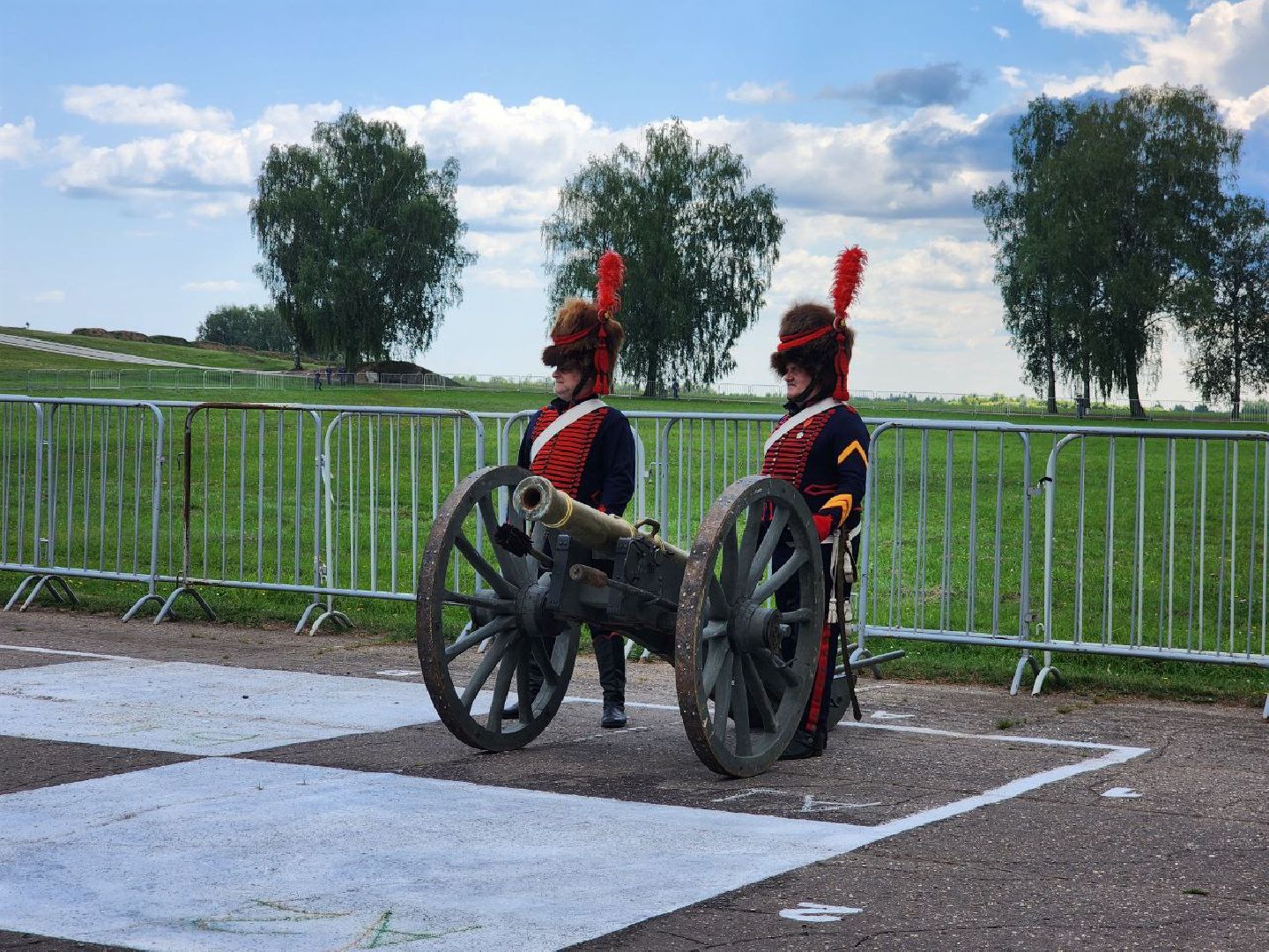можайск, можайский городской округ, подмосковье, бородинское поле, фестиваль, живые шахматы, реконструкторы, шахматная партия, игра в шахматы,