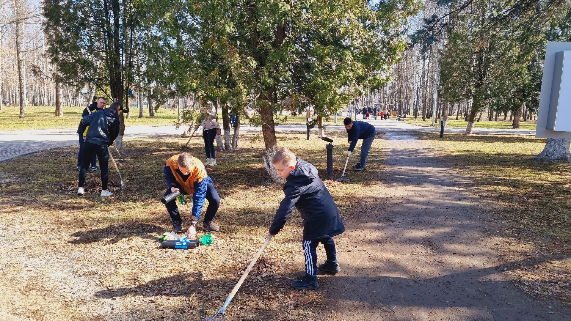 Подмосковье, Ивантеевка, субботник, парки