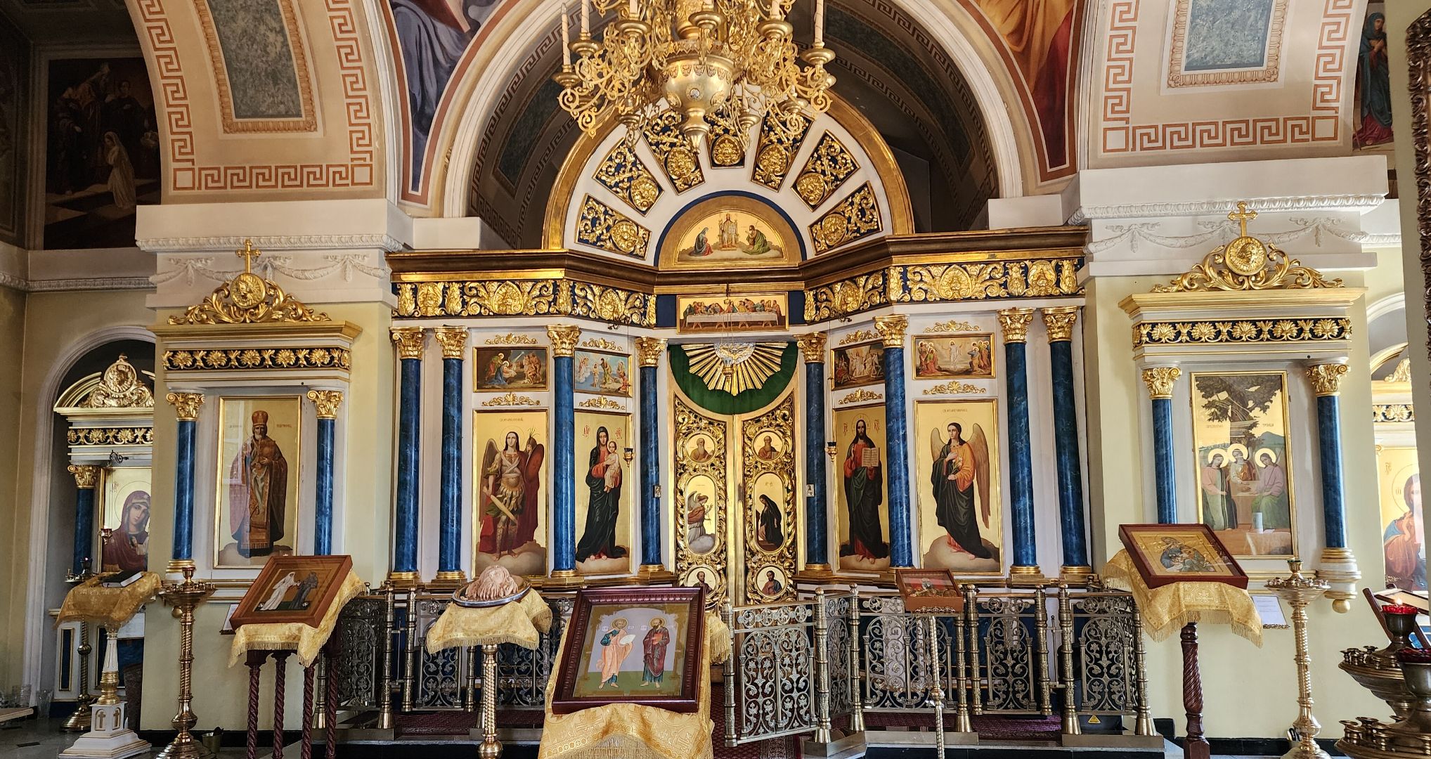 Звенигород, Выездная администрация, Религия, строительство,