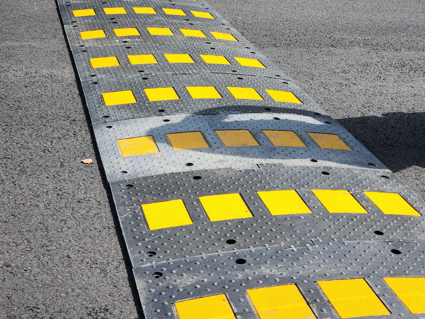 лежачий полицейский, руза, ремонт автомобильных дорог, ремонт дорог, ремонт дорог в рузе, рузский городской округ, московская область,