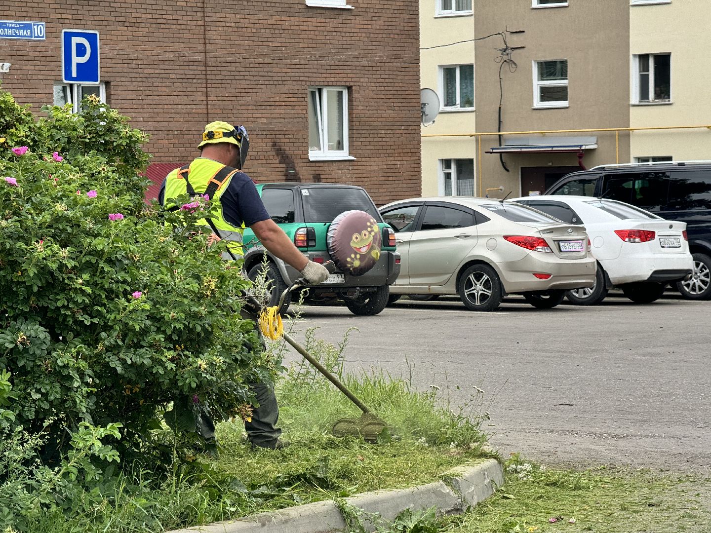 шаховская, покос травы, окашивание, коммунальная служба,