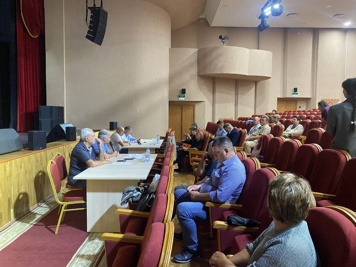 выездная администрация краснознаменск, обращения жителей, встреча администрации с жителями, вопросы от жителей краснознаменска, благоустройство и жкх,