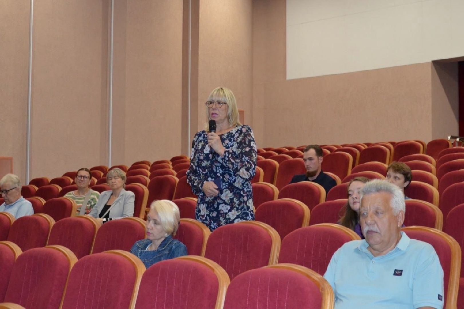 выездная администрация краснознаменск, обращения жителей, встреча администрации с жителями, вопросы от жителей краснознаменска, благоустройство и жкх,