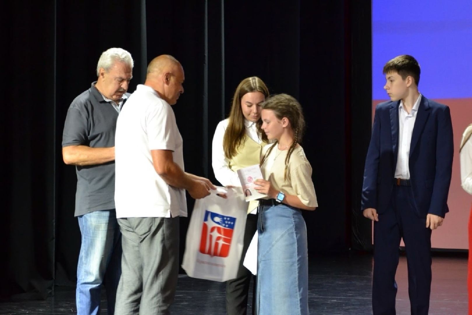 выездная администрация краснознаменск, обращения жителей, встреча администрации с жителями, вопросы от жителей краснознаменска, благоустройство и жкх,