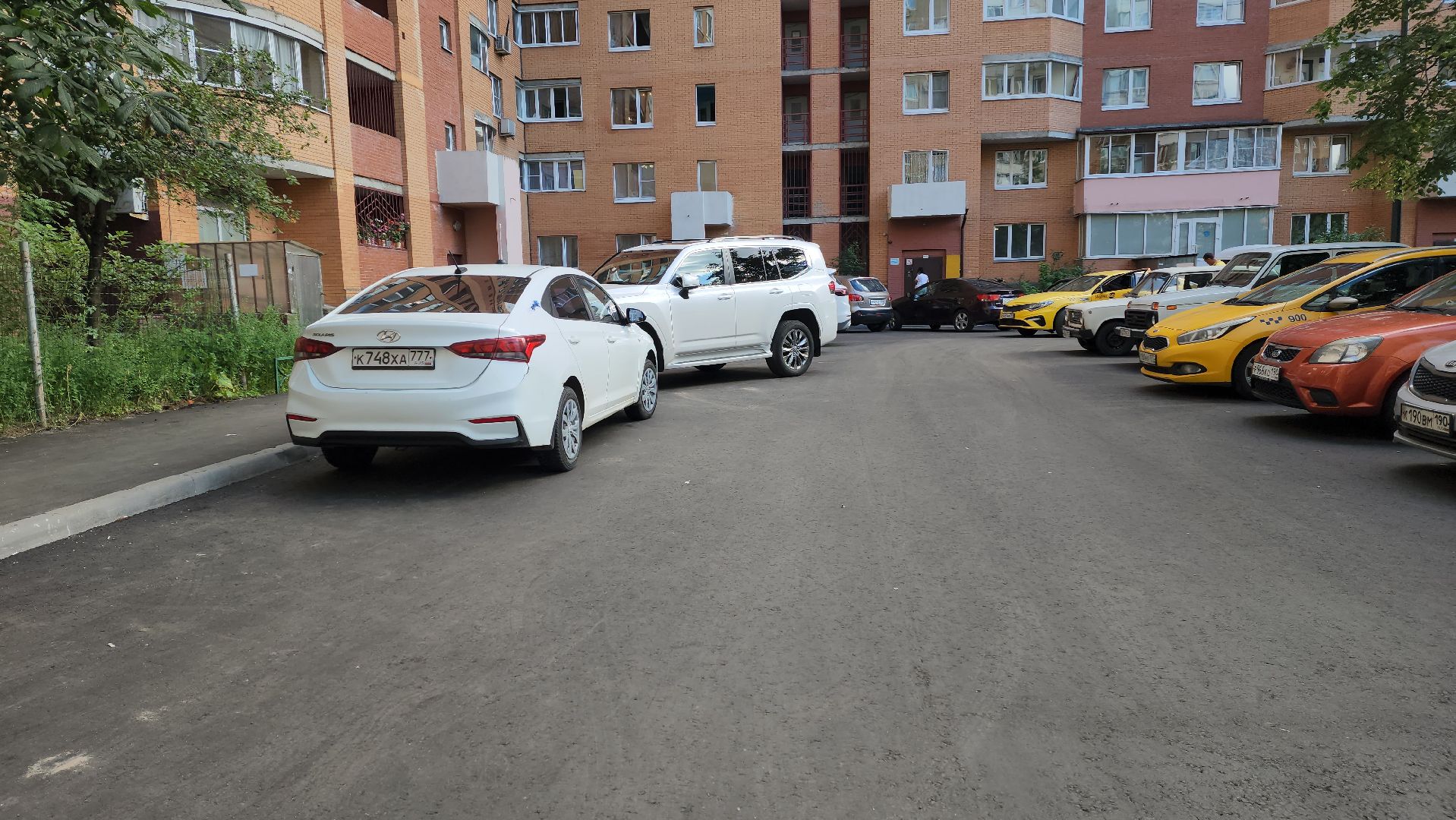 комплексное благоустройство двора, модернизация детской площадки,