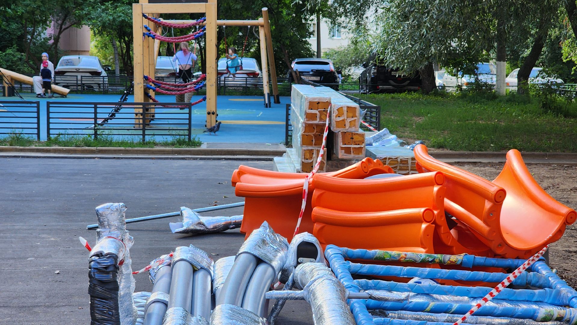 комплексное благоустройство двора, модернизация детской площадки,