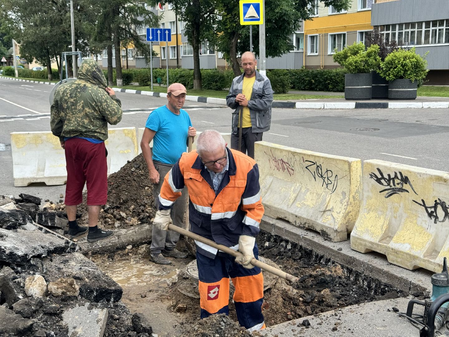 шаховская, ремонт, коммунальная служба, канализационные колодцы,