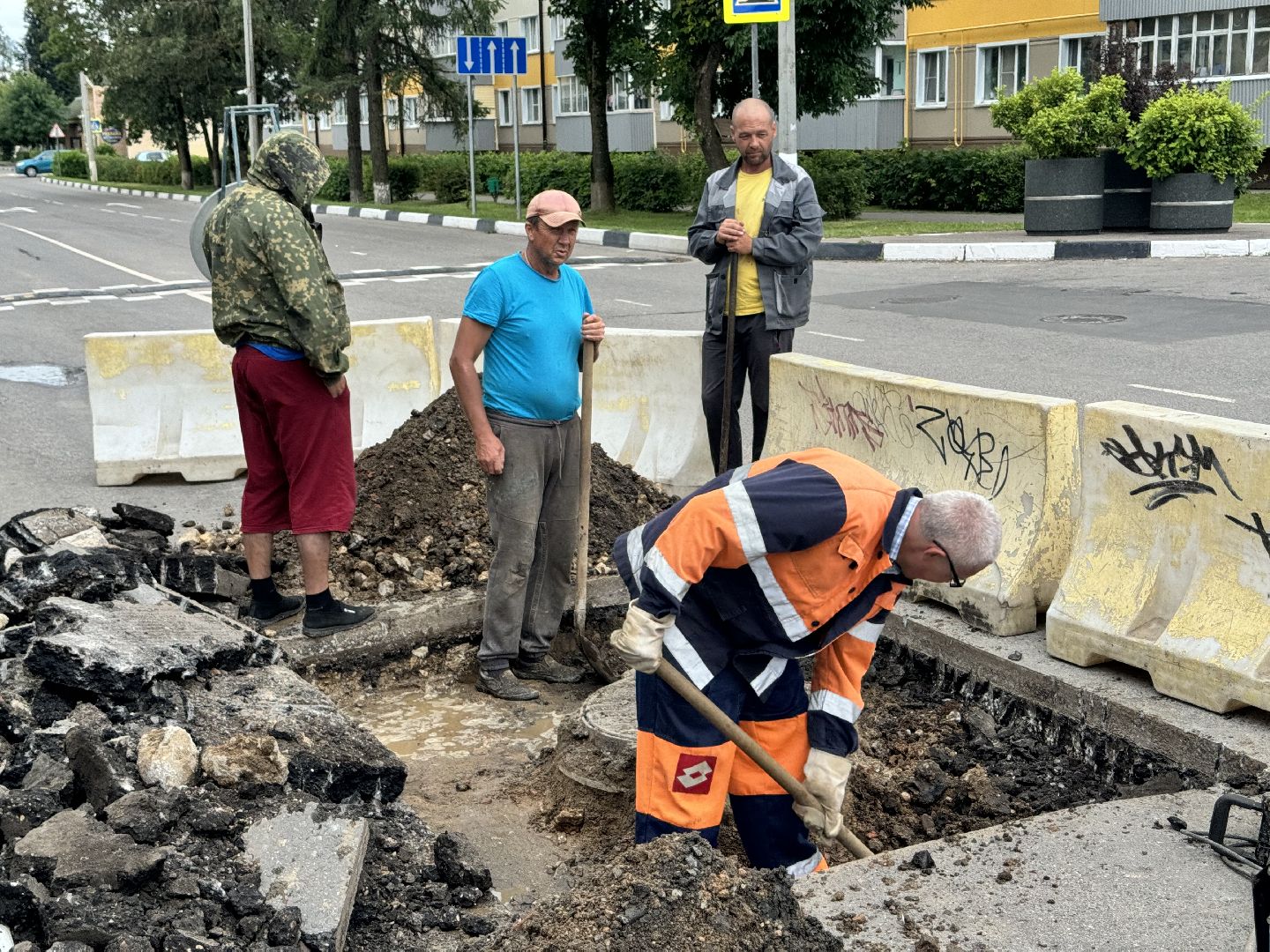 шаховская, ремонт, коммунальная служба, канализационные колодцы,