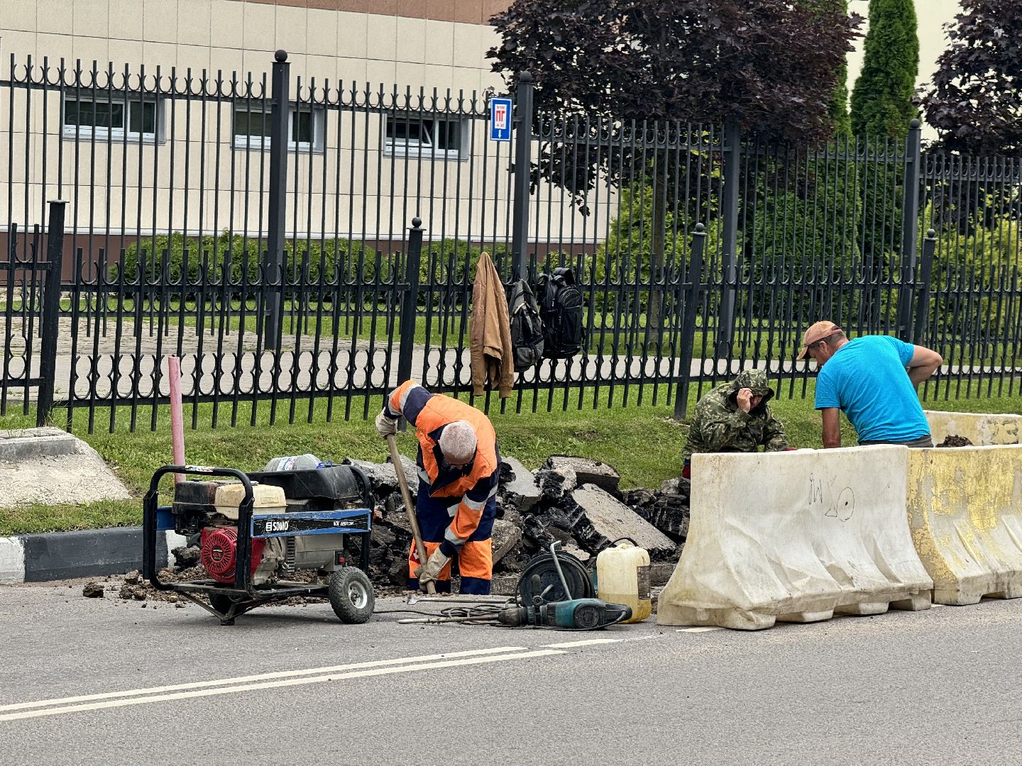 шаховская, ремонт, коммунальная служба, канализационные колодцы,
