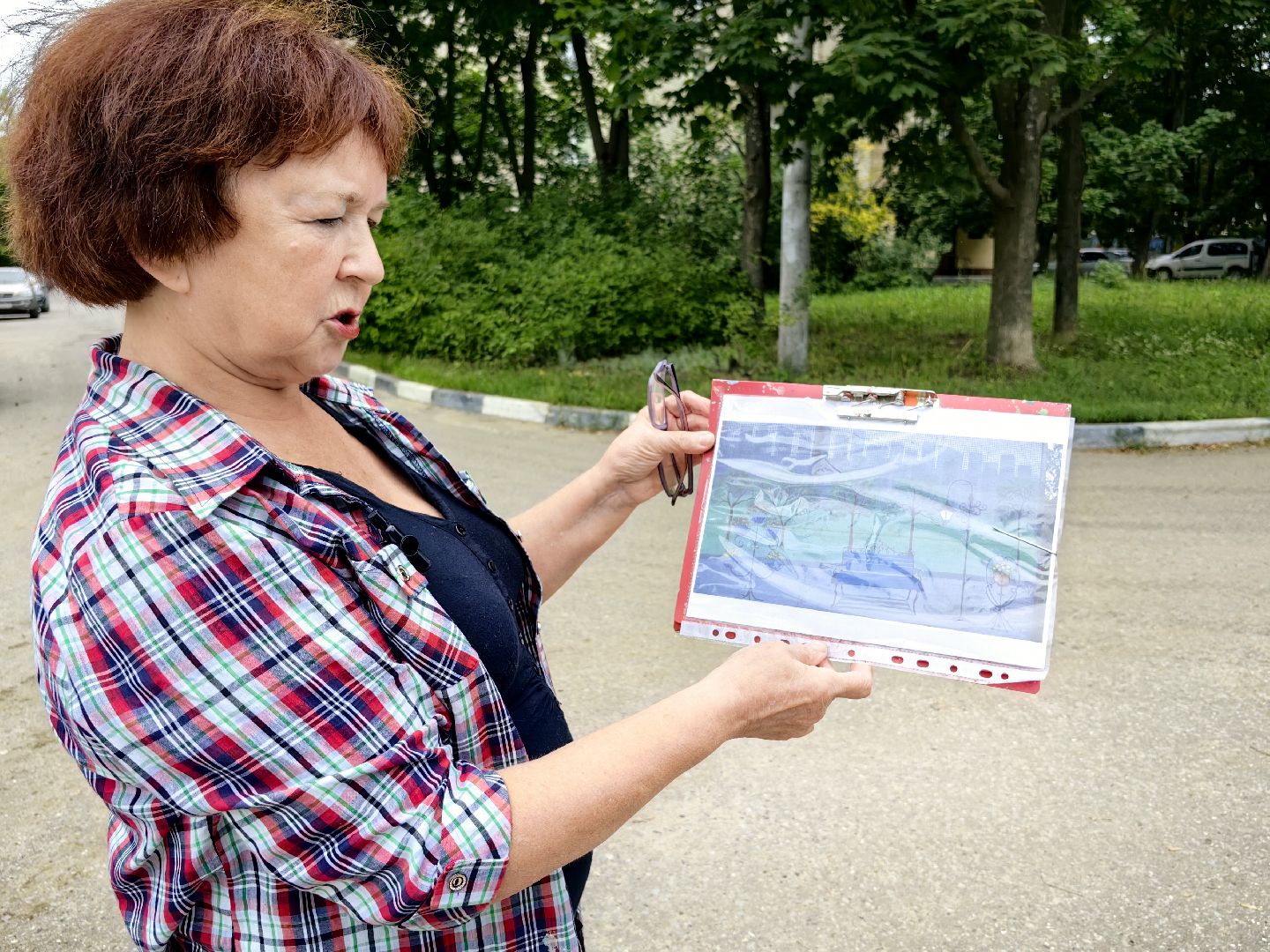 художница, Монино, забор, живопись, рисунки на заборе, щёлково,