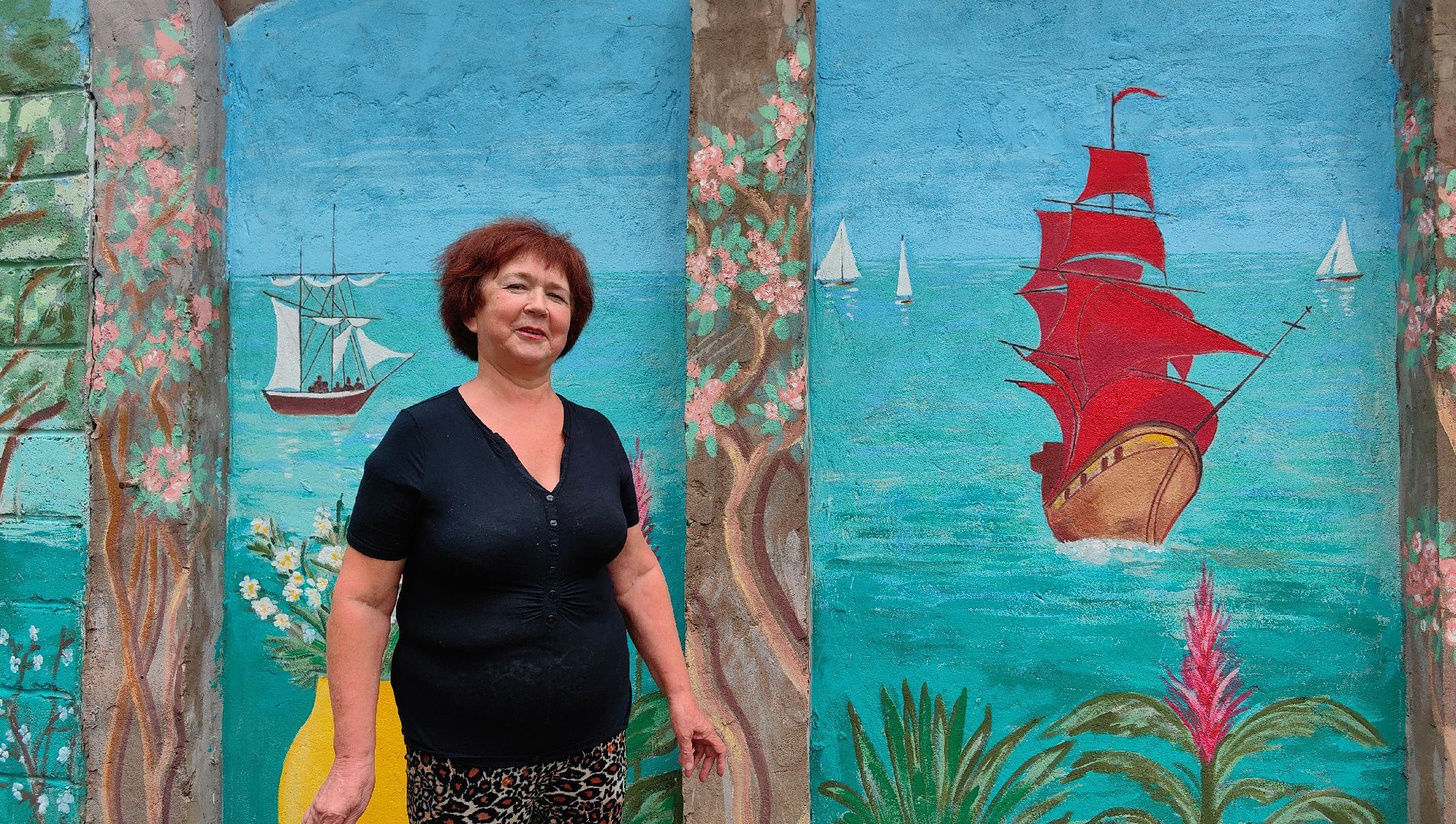 художница, Монино, забор, живопись, рисунки на заборе, щёлково,