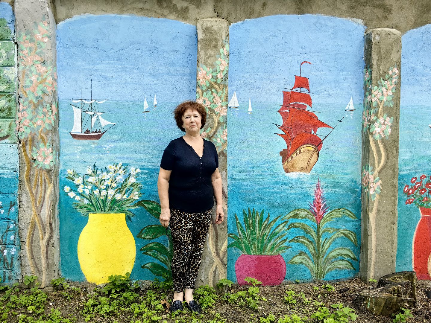 художница, Монино, забор, живопись, рисунки на заборе, щёлково,