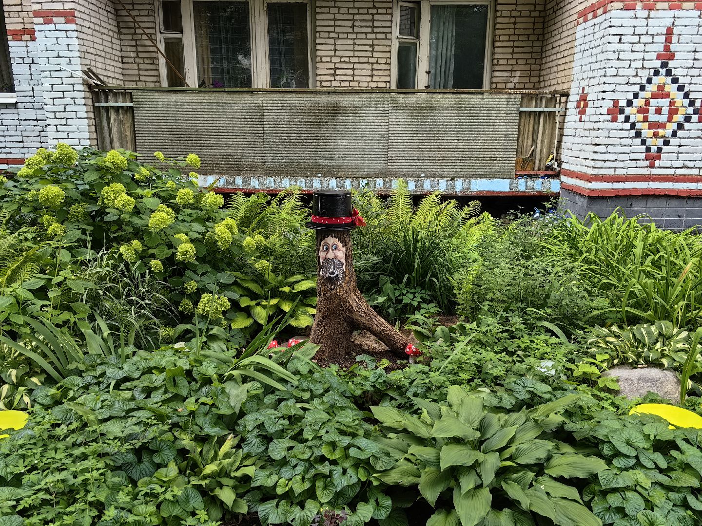 художница, Монино, забор, живопись, рисунки на заборе, щёлково,