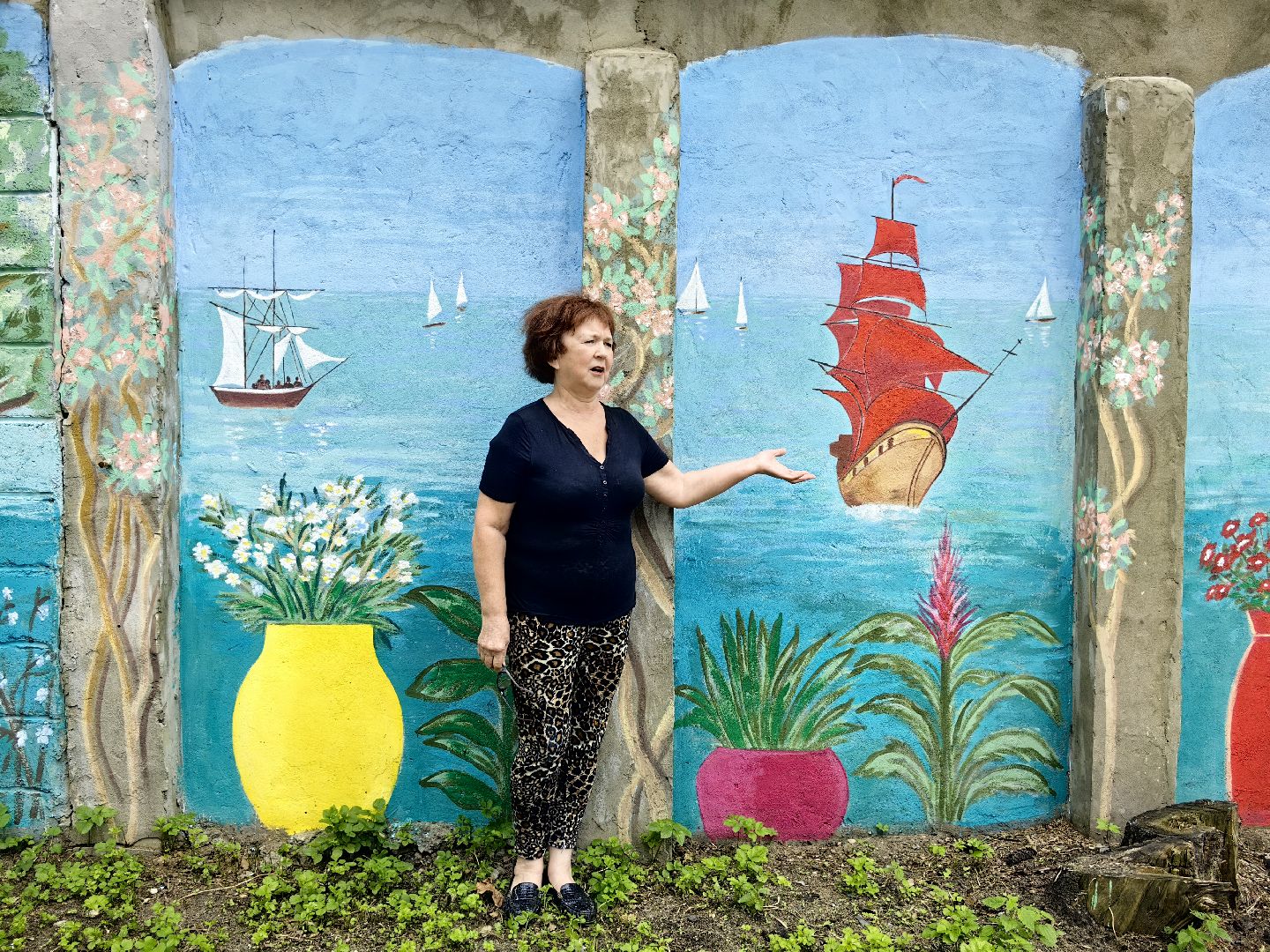 художница, Монино, забор, живопись, рисунки на заборе, щёлково,