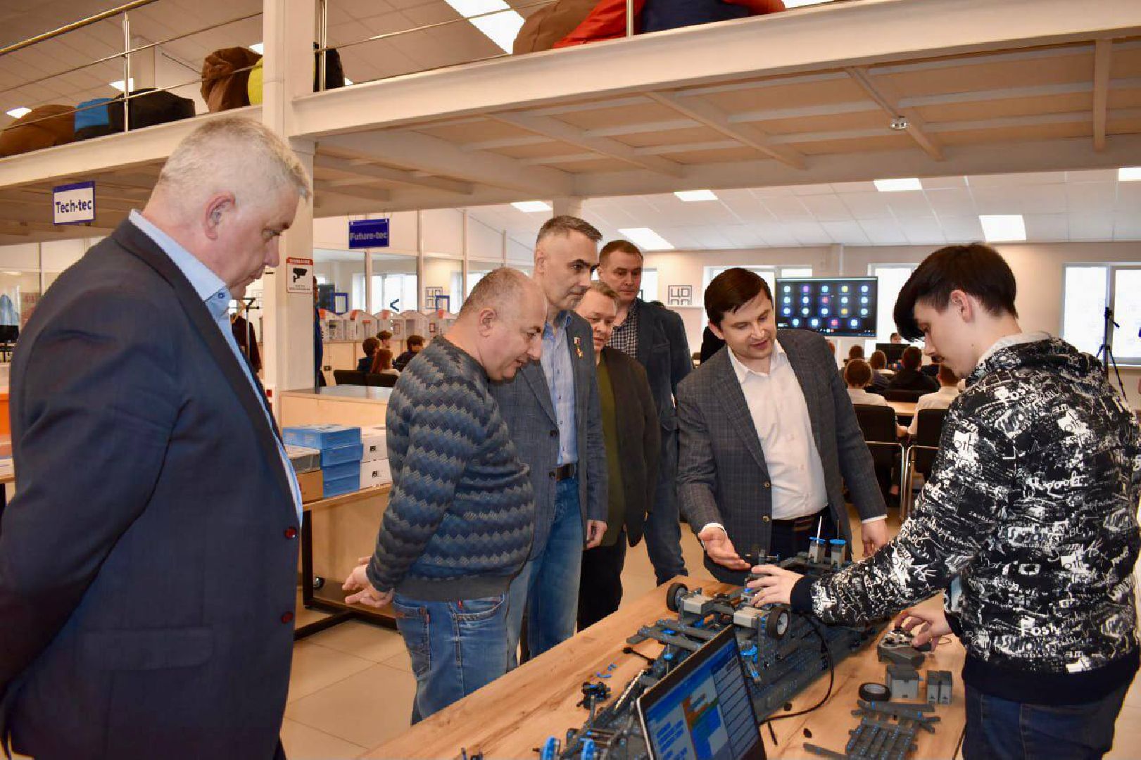 Балашиха, Подмосковье, День космонавтики, летчик-космонавт, Герой России, колледжи, депутаты