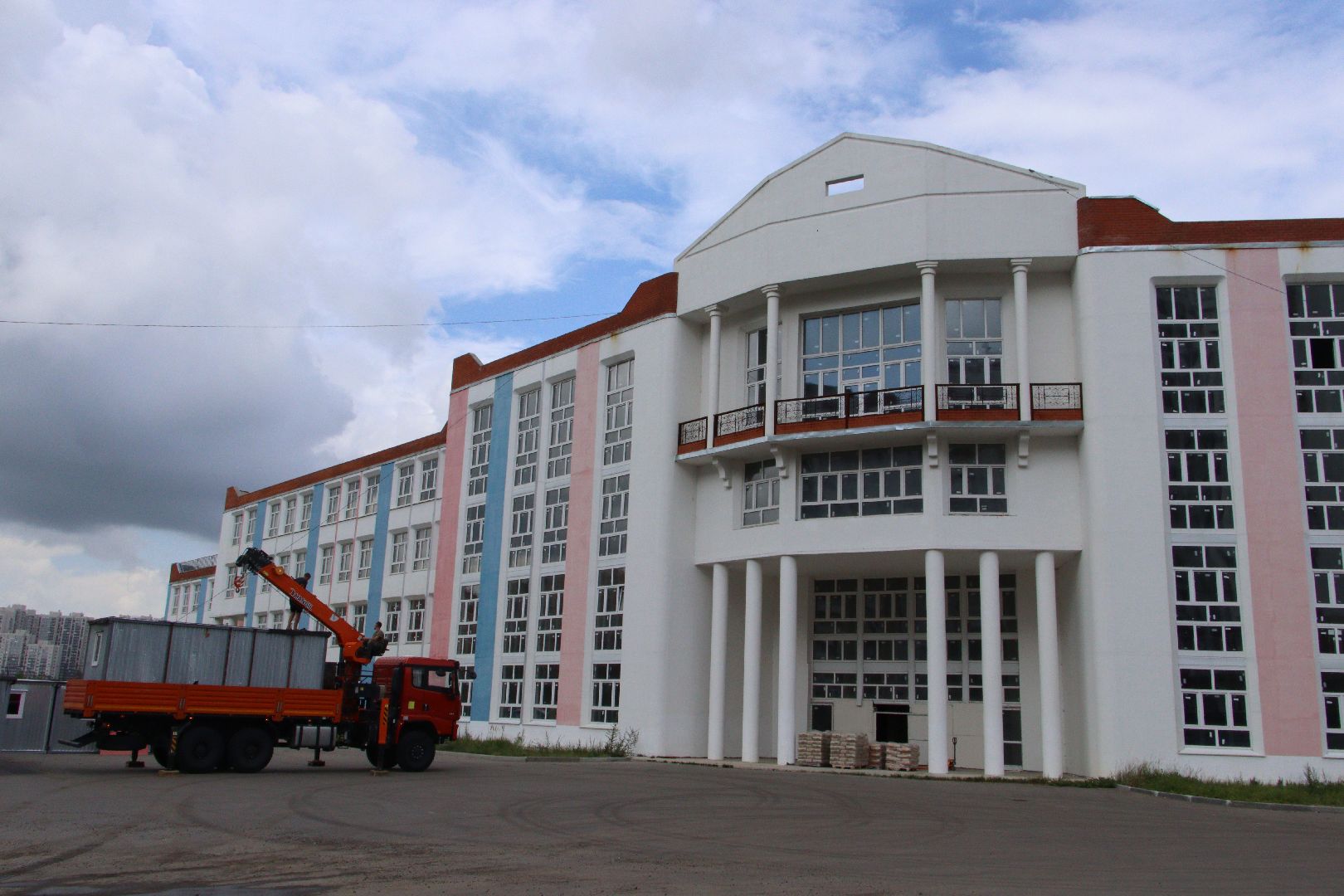 дзержинский, школа 7, реконструкция, андроник пак, ремонт, роман камелев, юлия шабанова, мария лобова,