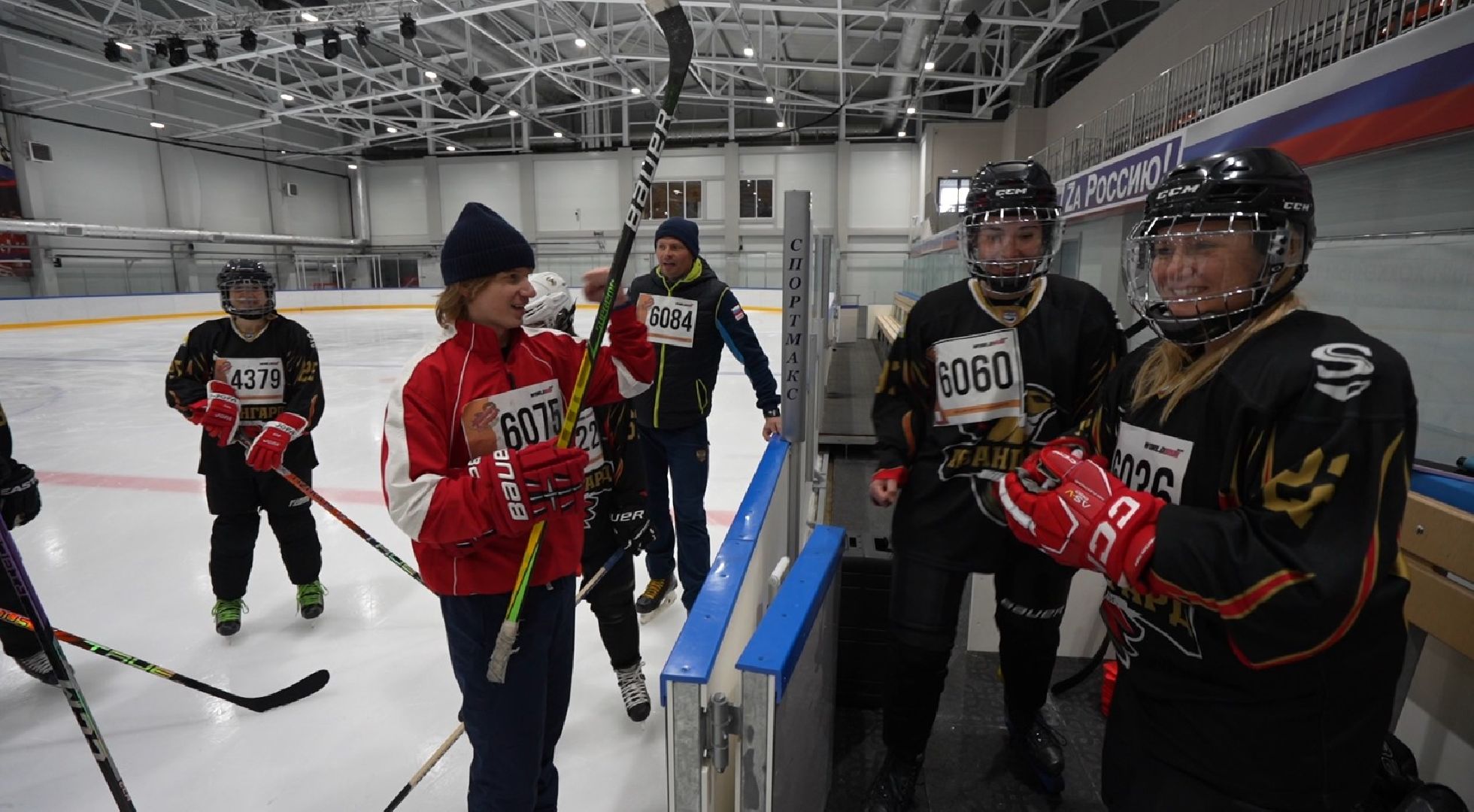 женский хоккей, стадион Авангард, команда Авангард, Домодедово,