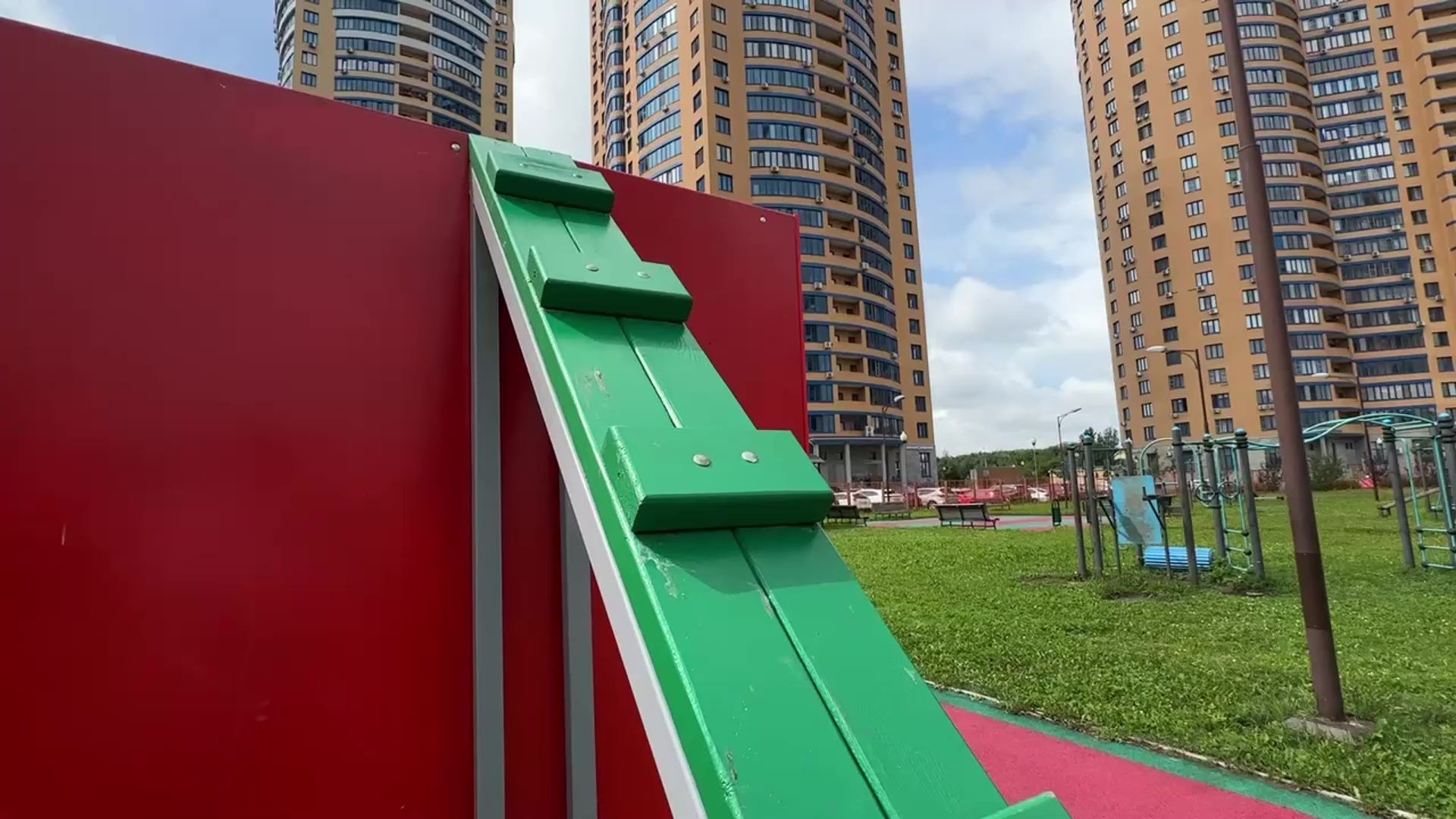 Реутов, полоса препятствий, спорт, военная подготовка, лестница, разрушенный мост, патриотизм,