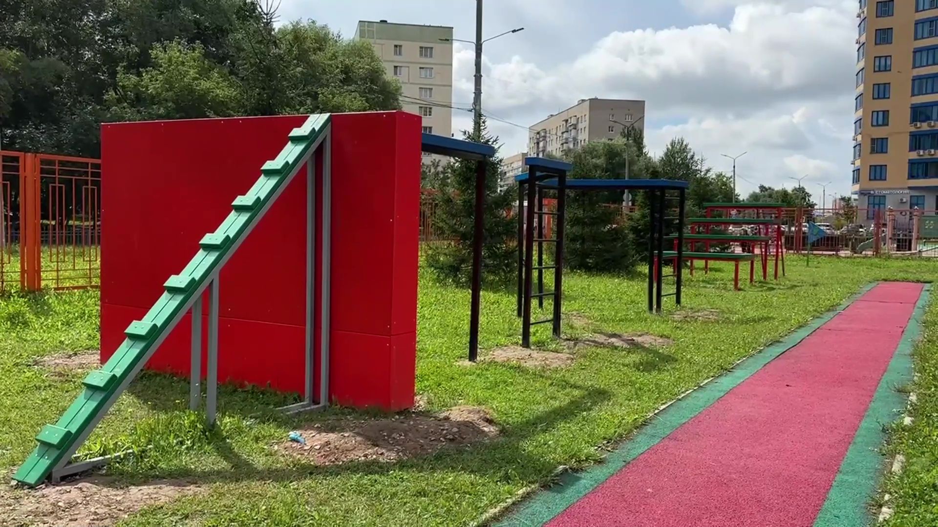 Реутов, полоса препятствий, спорт, военная подготовка, лестница, разрушенный мост, патриотизм,