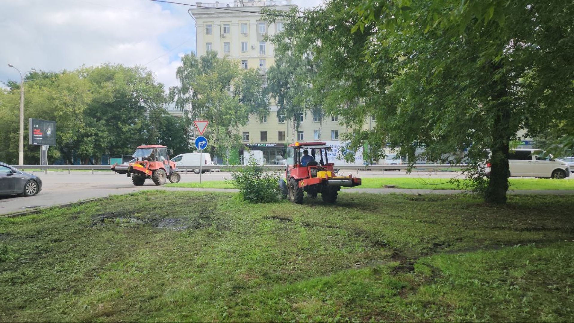 Люберцы, покос травы, территория, скверы,