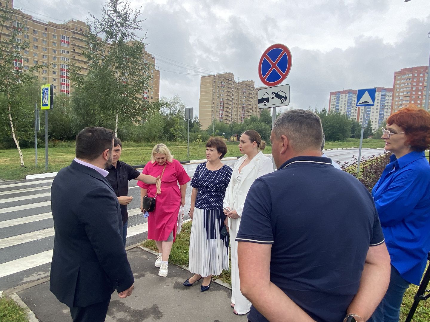 умный переход, проекционный прожектор, безопасность на дорогах, власиха БДД, Власиха Школьный,