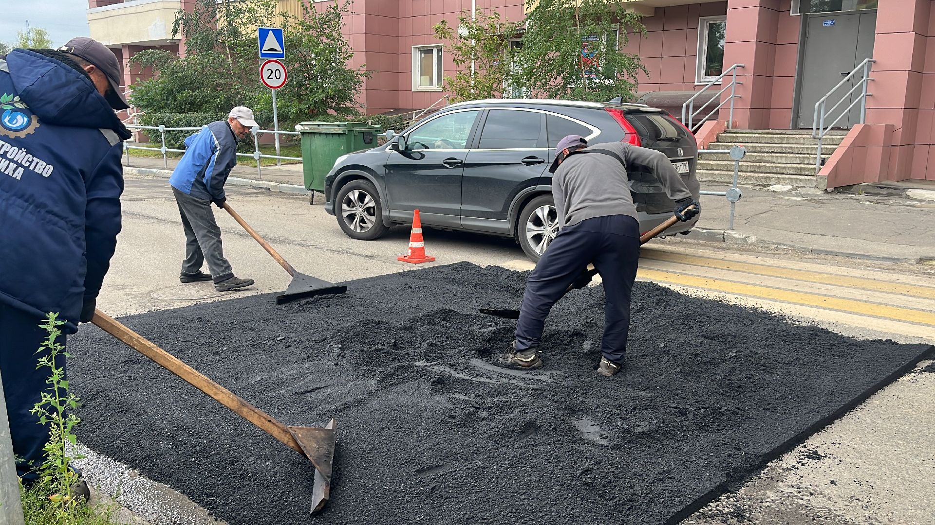лежачий полицейский, ремонт, ремонт дорог, новый лежачий полицейский, искусственная неровность, искусственные дорожные неровности,