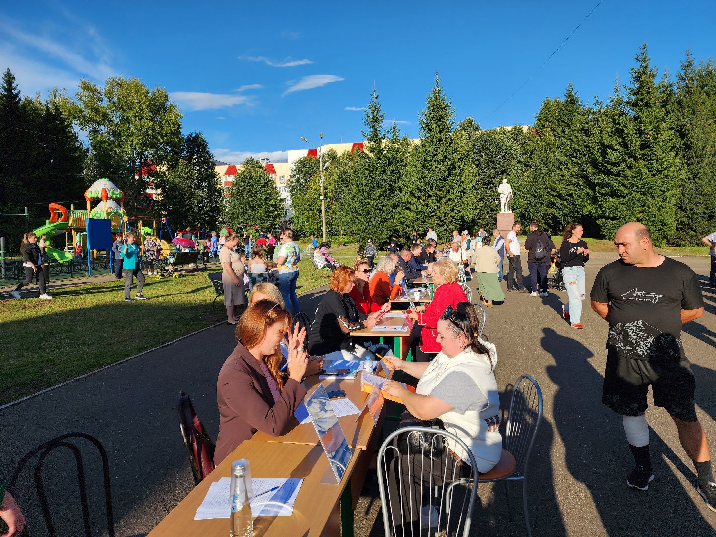 Чехов, село Новый Быт, выездная администрация, встреча с жителями, ветеран труда, льготные лекарства, медицинские услуги, новая больница, глава округа михаил собакин,