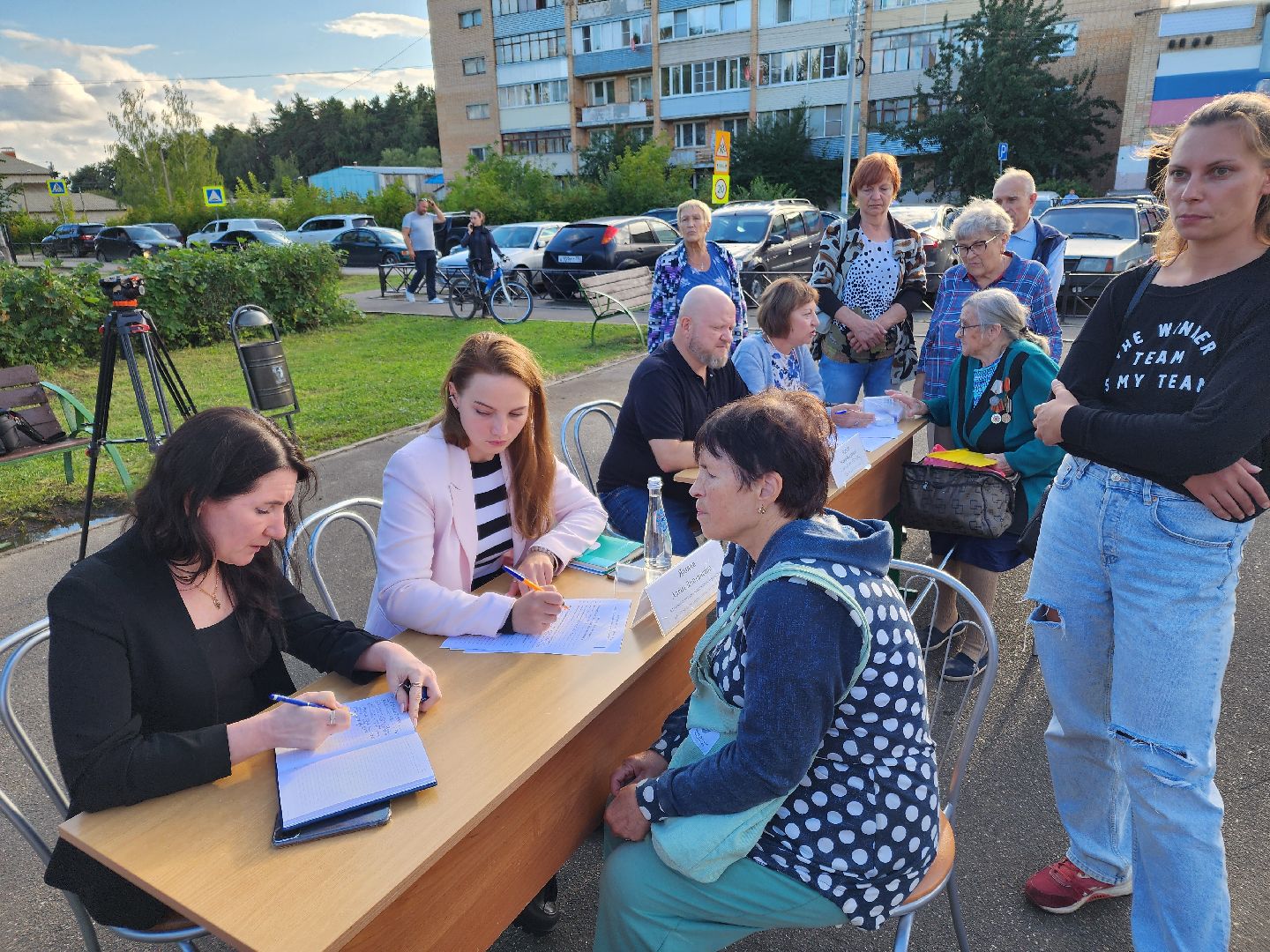 Чехов, село Новый Быт, выездная администрация, встреча с жителями, ветеран труда, льготные лекарства, медицинские услуги, новая больница, глава округа михаил собакин,