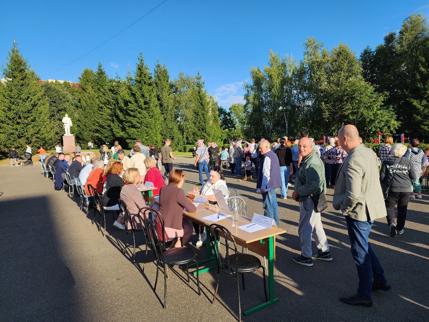 Чехов, село Новый Быт, выездная администрация, встреча с жителями, ветеран труда, льготные лекарства, медицинские услуги, новая больница, глава округа михаил собакин,