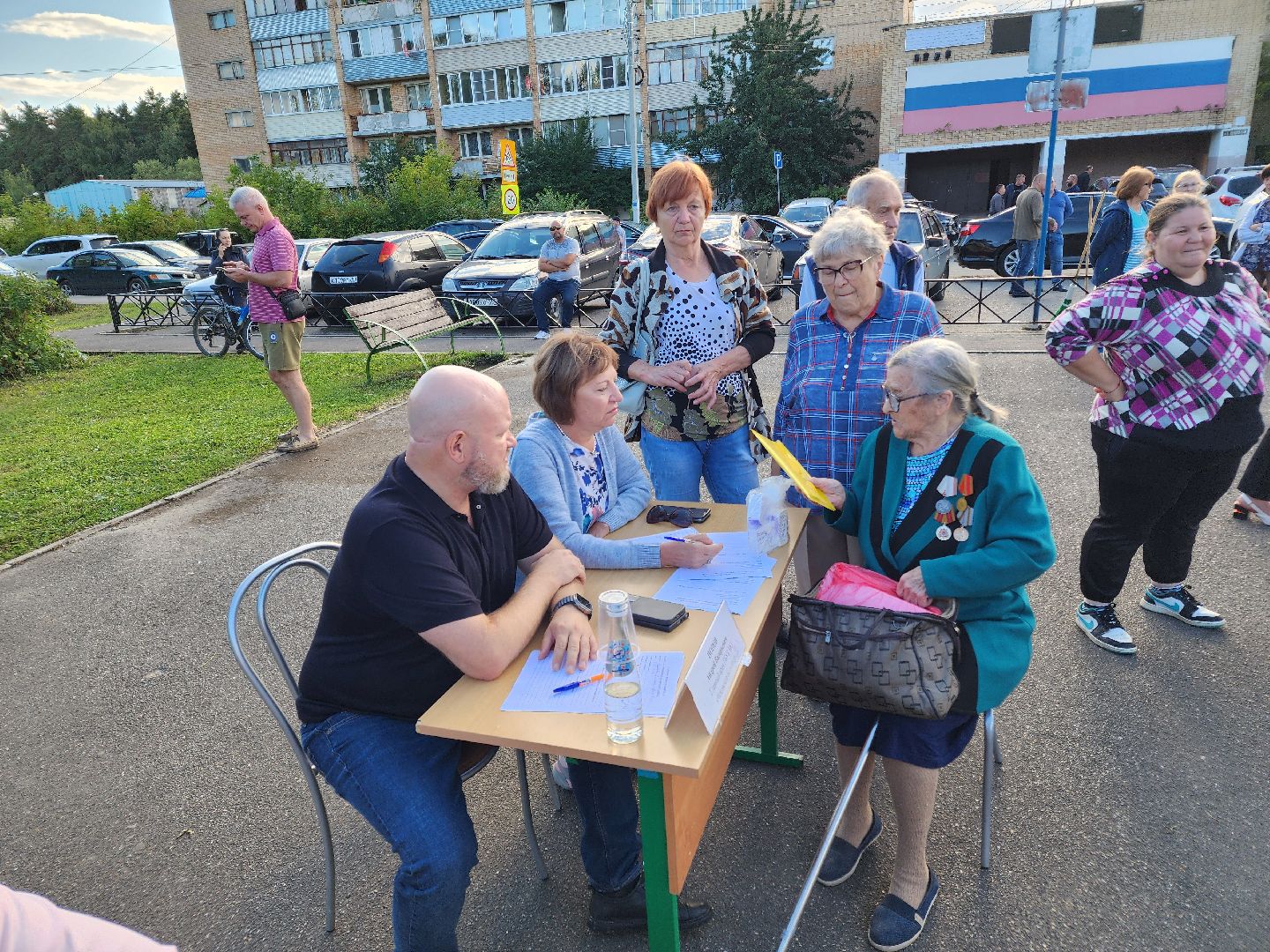 Чехов, село Новый Быт, выездная администрация, встреча с жителями, ветеран труда, льготные лекарства, медицинские услуги, новая больница, глава округа михаил собакин,