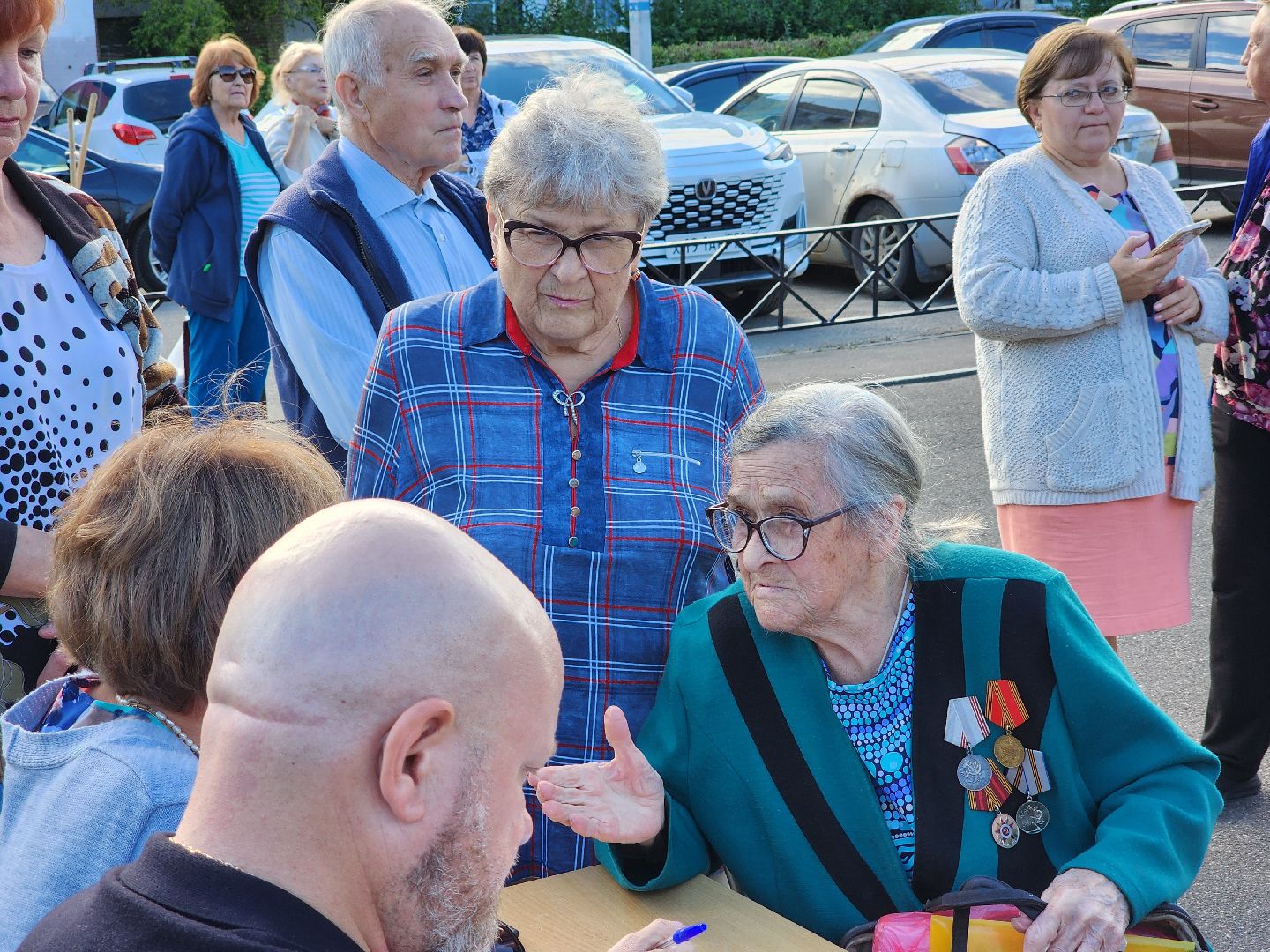 Чехов, село Новый Быт, выездная администрация, встреча с жителями, ветеран труда, льготные лекарства, медицинские услуги, новая больница, глава округа михаил собакин,