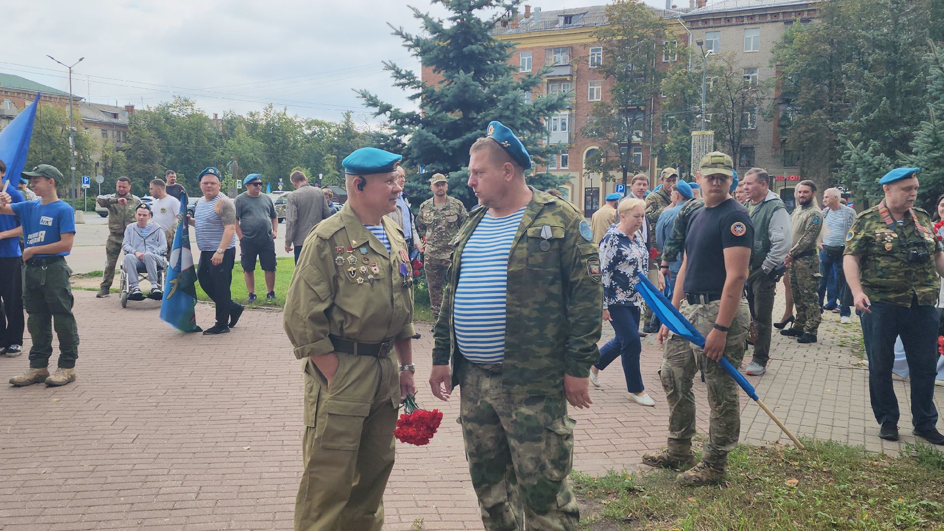 Союз десантников, День ВДВ, митинг, торжественный митинг, Юрий Прохоров, Константин Гордеев, Афган-Чечня-Россия, мемориал, ул фрунзе,