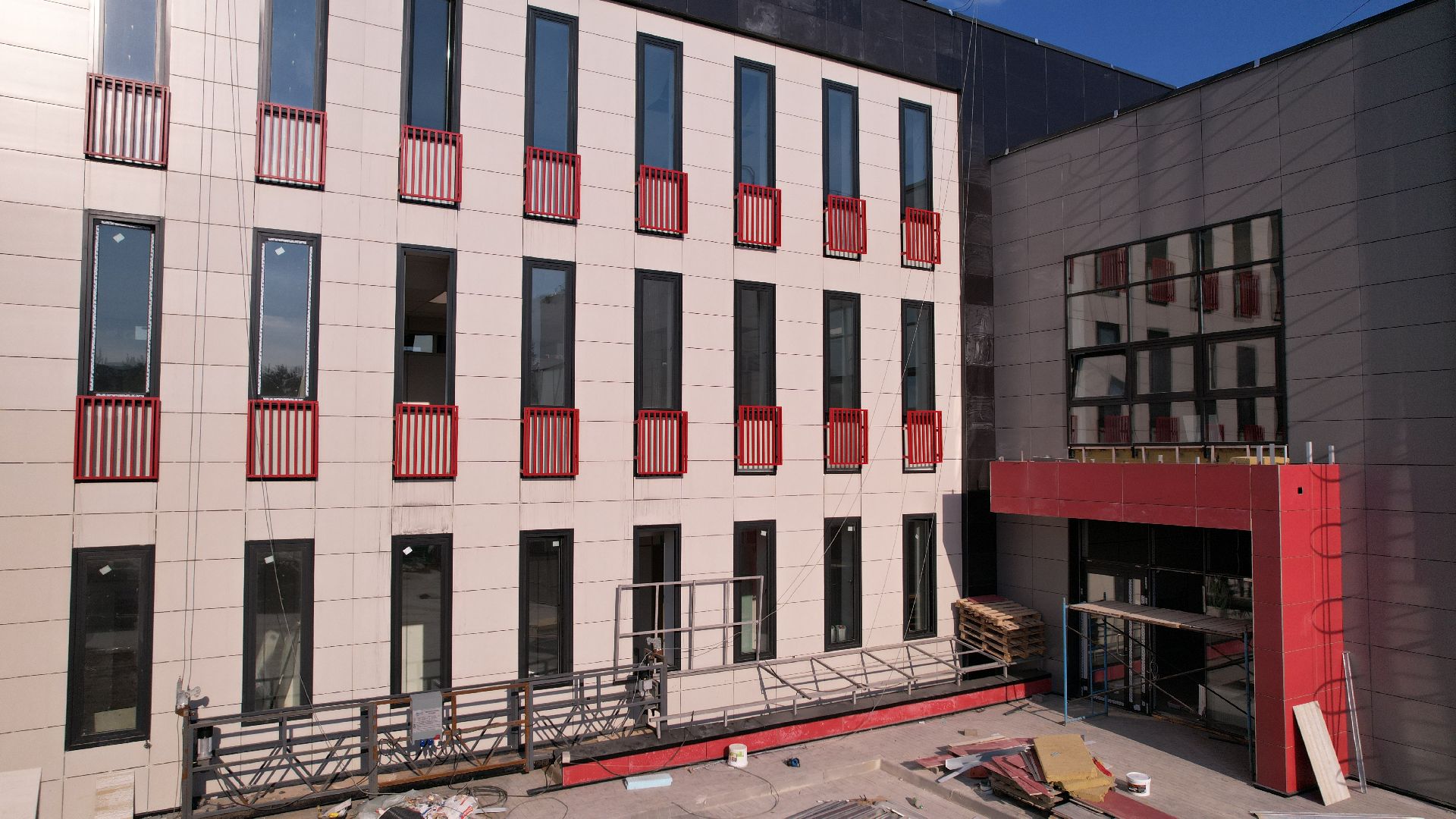 видео с коптера, лицей, школа,