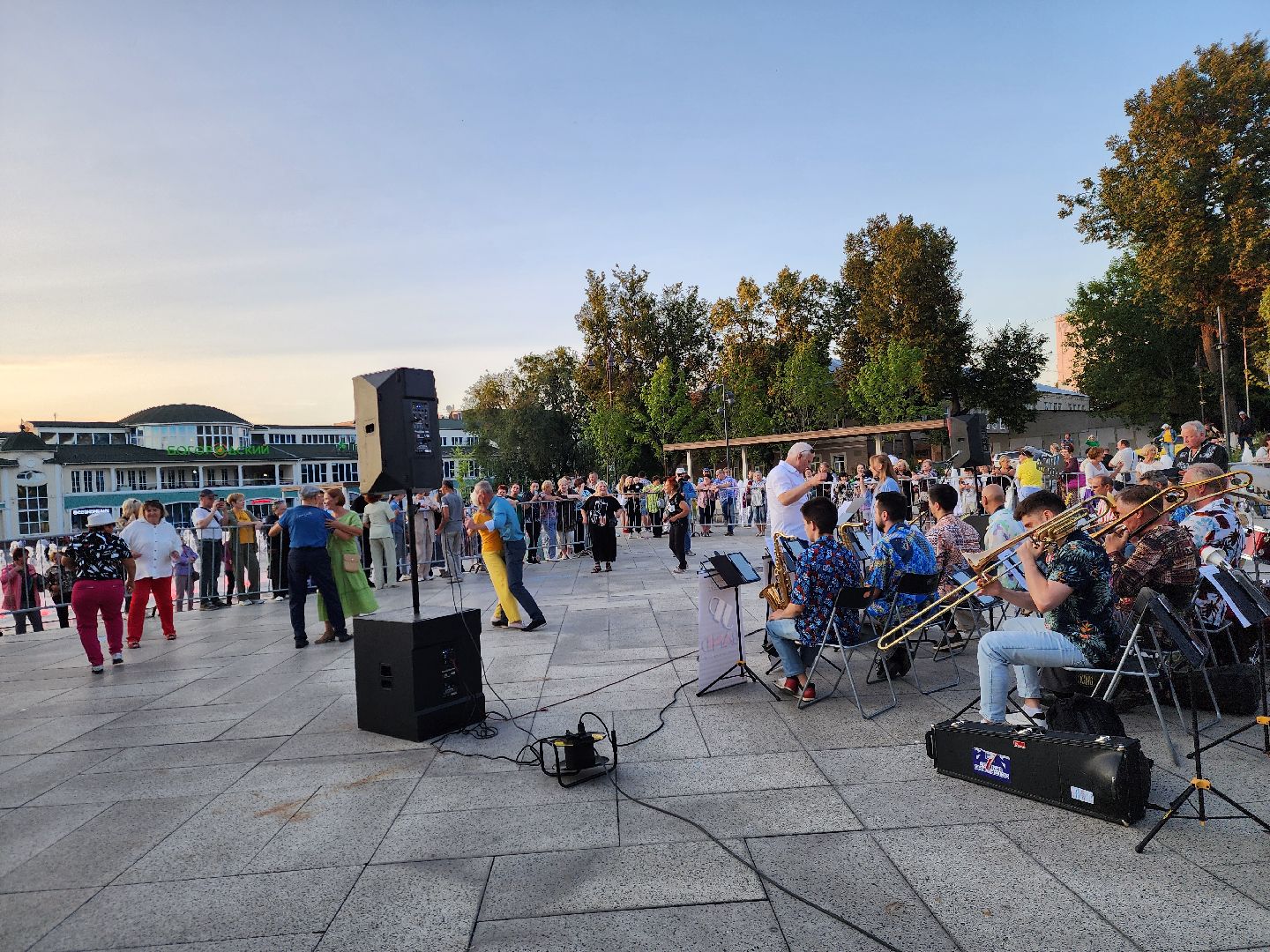 ногинск, общество, жители, праздник, активное долголетие, танцы, оркестр, богородский городской округ,