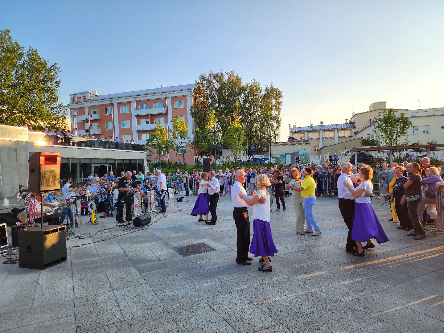 ногинск, общество, жители, праздник, активное долголетие, танцы, оркестр, богородский городской округ,