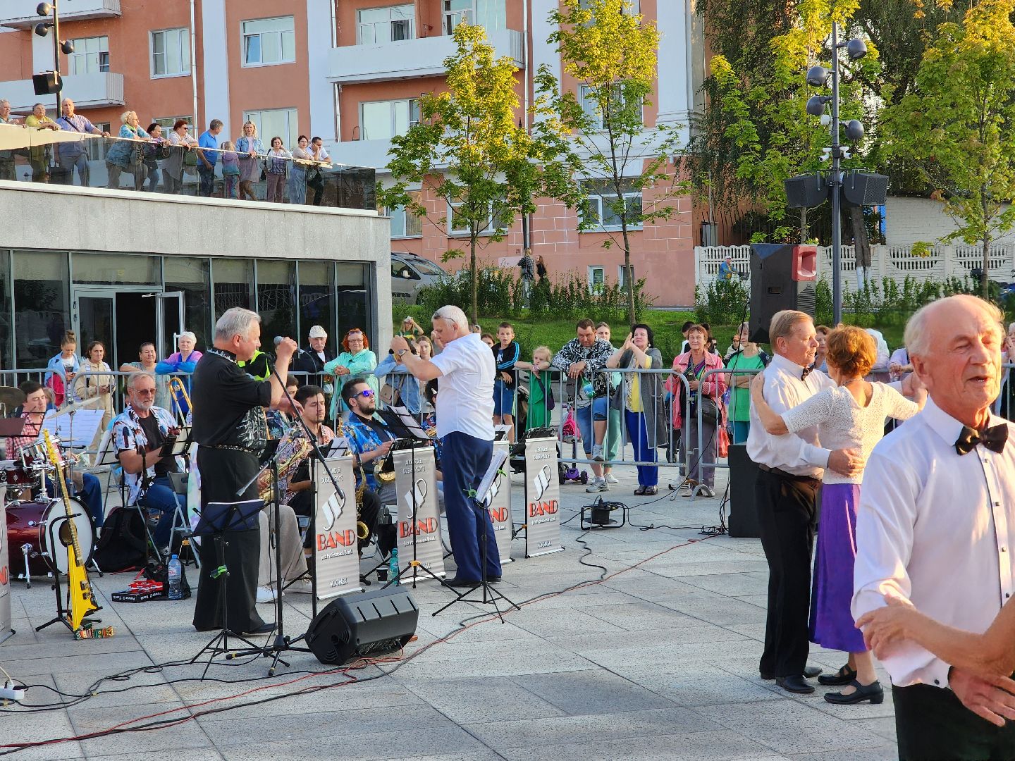 ногинск, общество, жители, праздник, активное долголетие, танцы, оркестр, богородский городской округ,