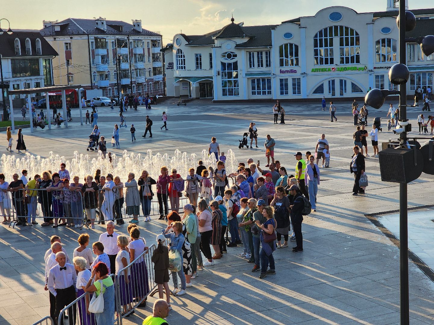 ногинск, общество, жители, праздник, активное долголетие, танцы, оркестр, богородский городской округ,