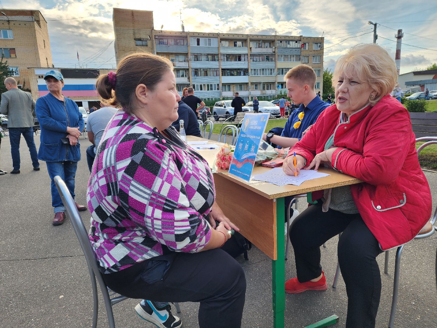 Чехов, село новый быт, выездная администрация, встреча с жителями, многодетная мать, медицинские услуги, прописка, земельный участок, минздрав мо,