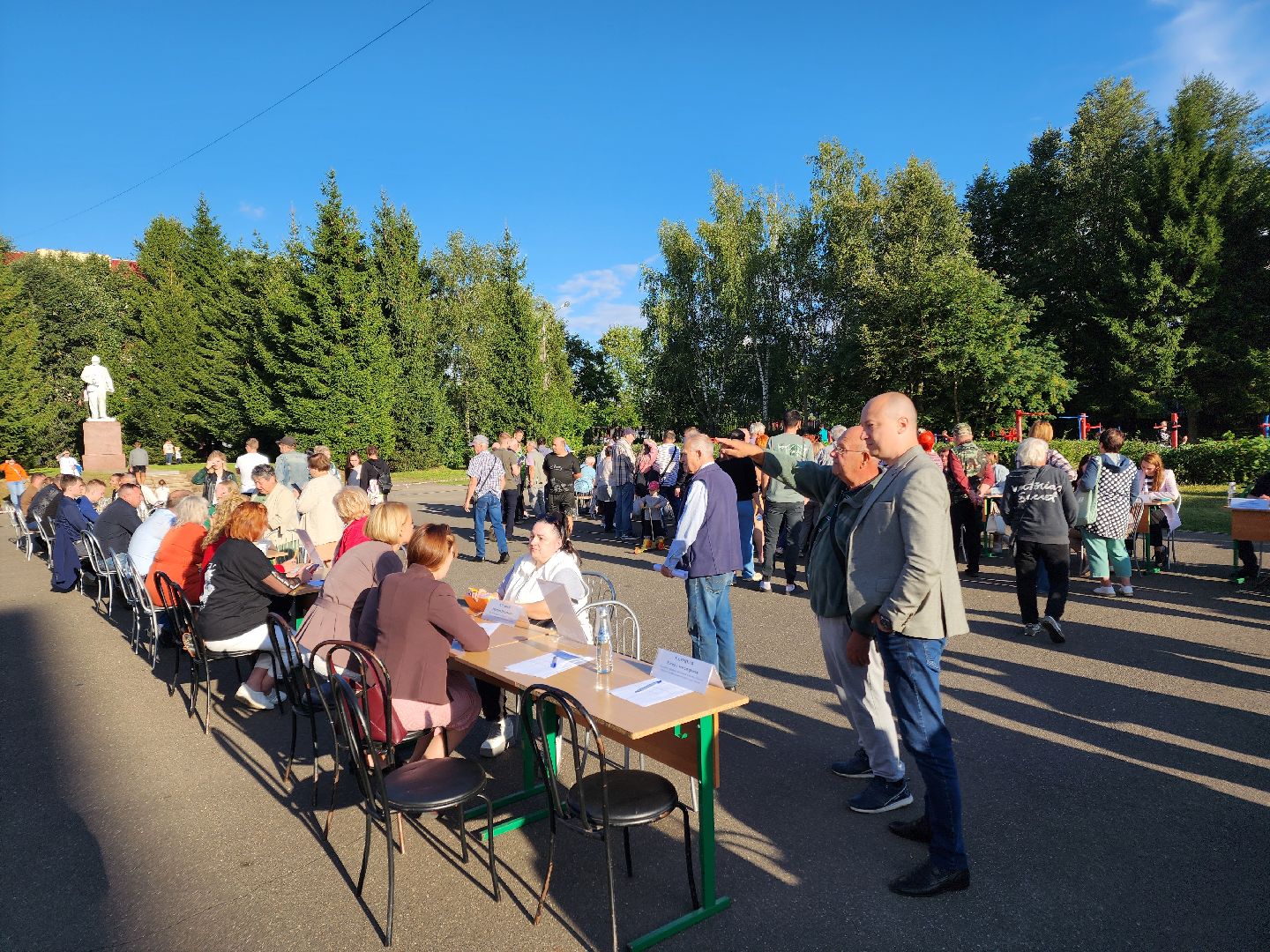 Чехов, село новый быт, выездная администрация, встреча с жителями, многодетная мать, медицинские услуги, прописка, земельный участок, минздрав мо,