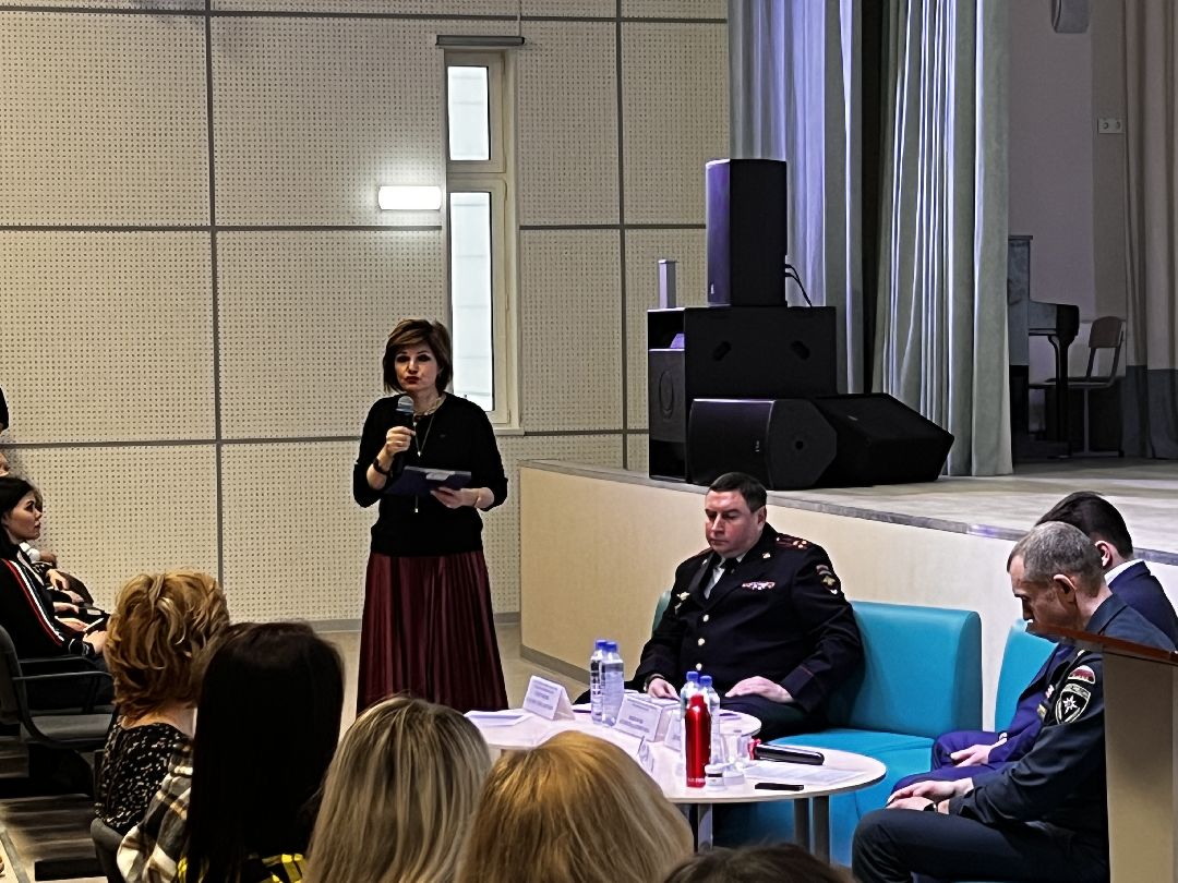 Можайск, общество