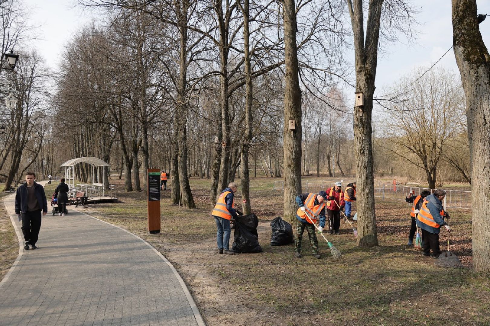 Чехов, субботник, парк, сквер, уборка, благоустройство