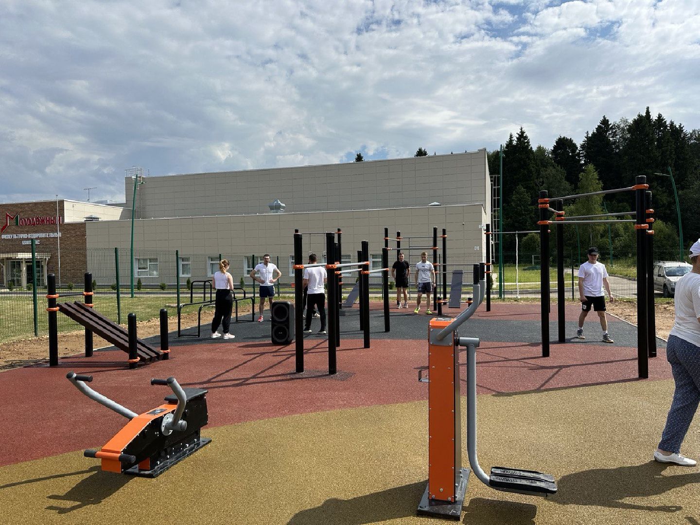 зато молодежный, спорт норма жизни, воркаут-площадка, фок молодежный,губернатор подмосковья,