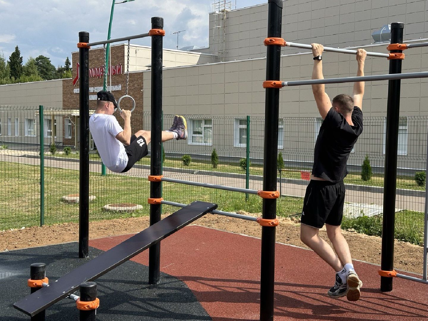 зато молодежный, спорт норма жизни, воркаут-площадка, фок молодежный,губернатор подмосковья,