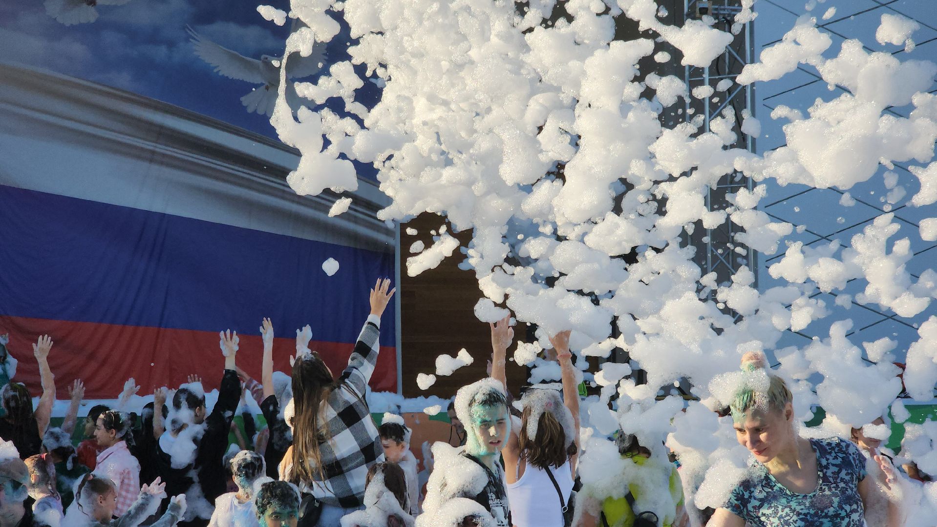 долгопрудный, центральный парк, пенное шоу, краски холи, дети,