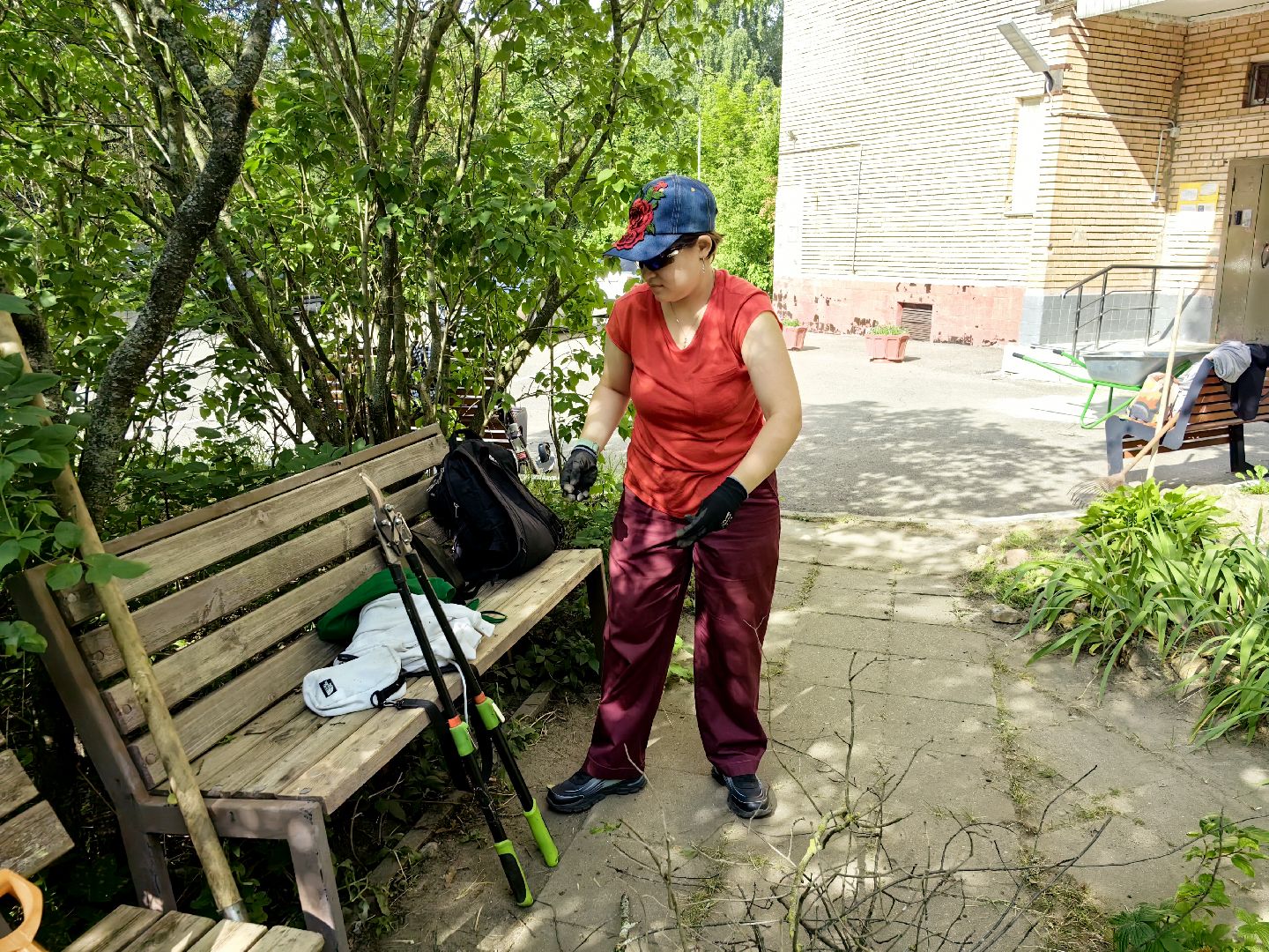 бригада, трудовое лето, благоустровйство, цветники, полив, звездный городок,