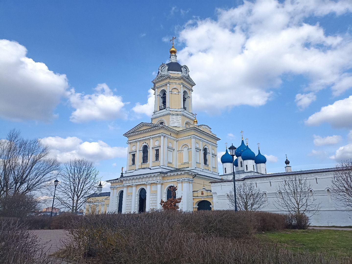 Серпухов, Подмосковье, утки, карпы, парк, монастырь, весна