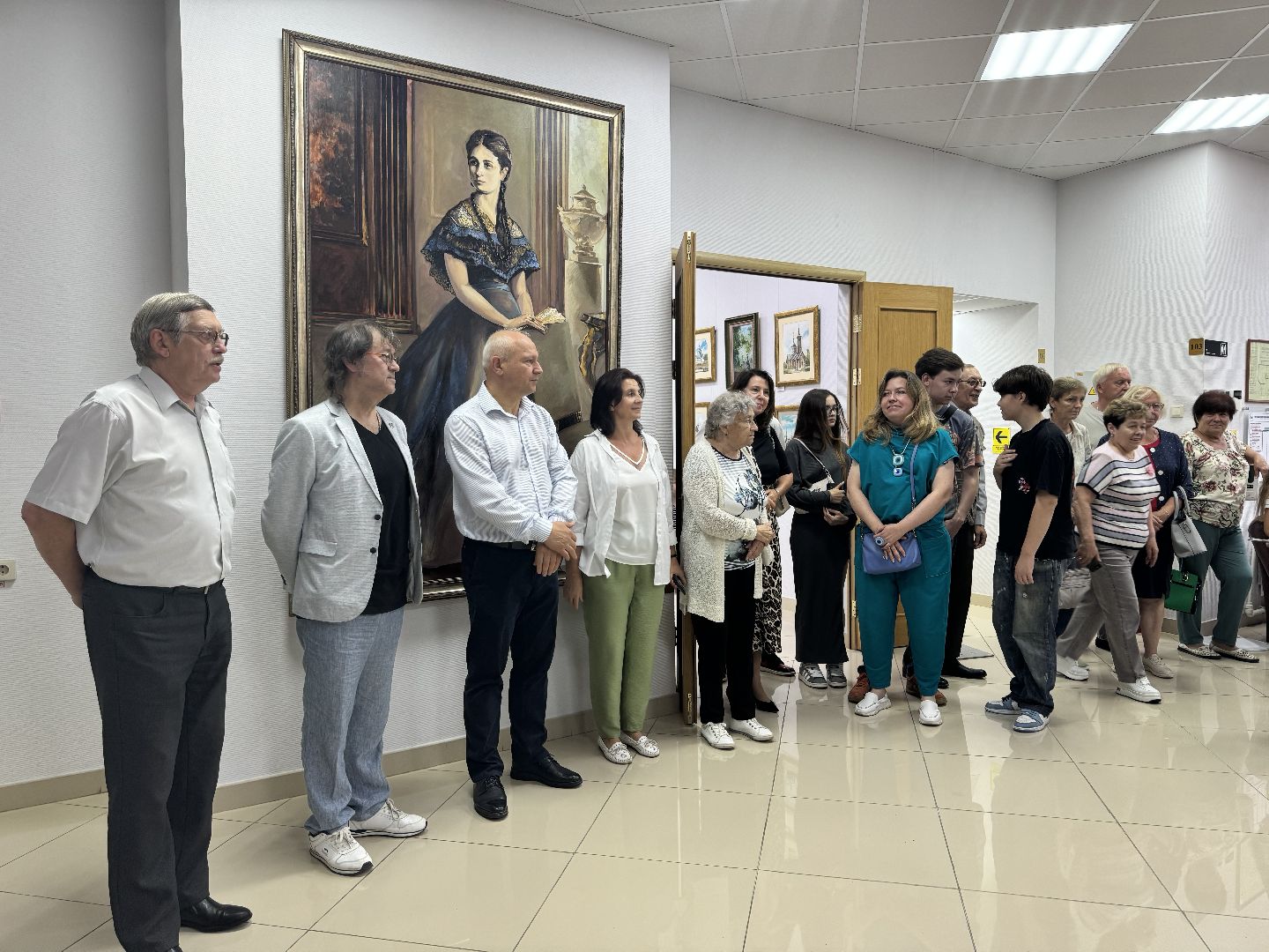 выставка, открытие выставки, заслуженный художник, культура,